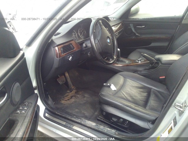 Photo 4 VIN: WBAPK5C56AA646598 - BMW 3 