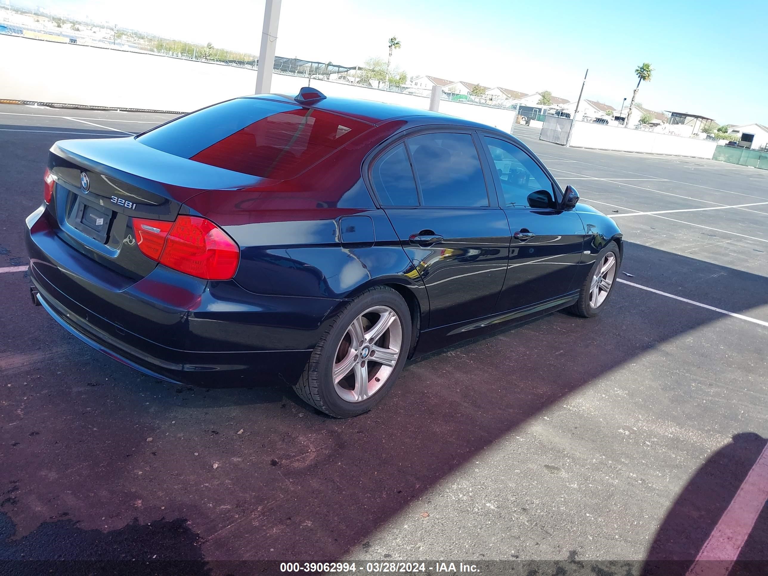 Photo 3 VIN: WBAPK5C56AA647587 - BMW 3ER 