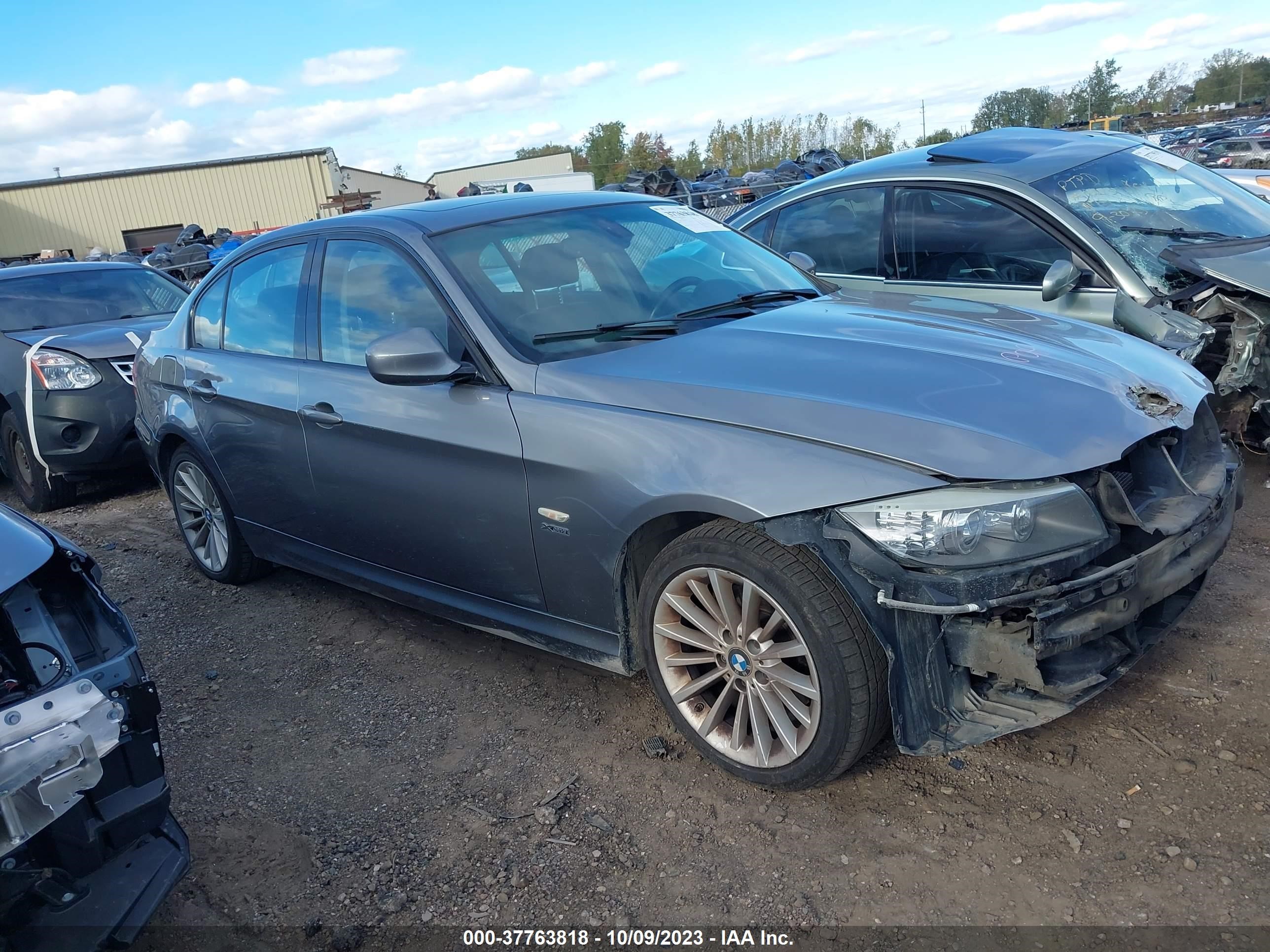 Photo 0 VIN: WBAPK5C56BA811258 - BMW 3ER 