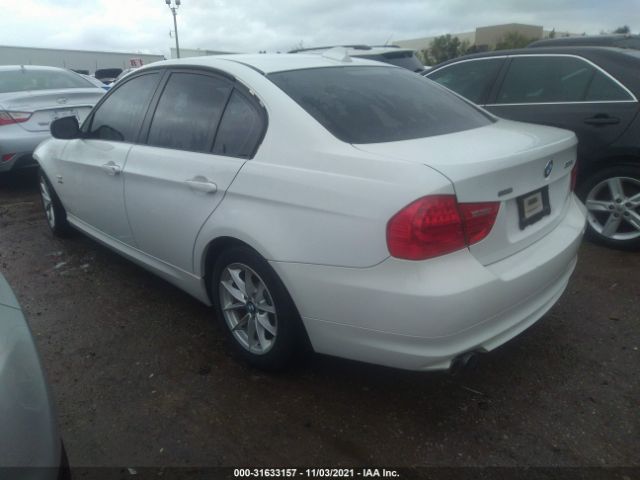 Photo 2 VIN: WBAPK5C57AA652670 - BMW 3 SERIES 