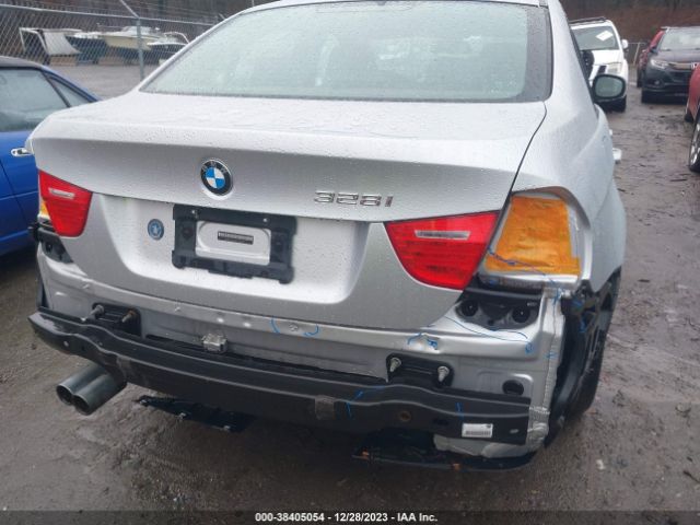 Photo 5 VIN: WBAPK5C58AA648952 - BMW 328I 