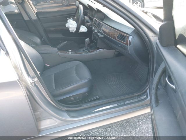 Photo 4 VIN: WBAPK5C58AA649812 - BMW 328I 