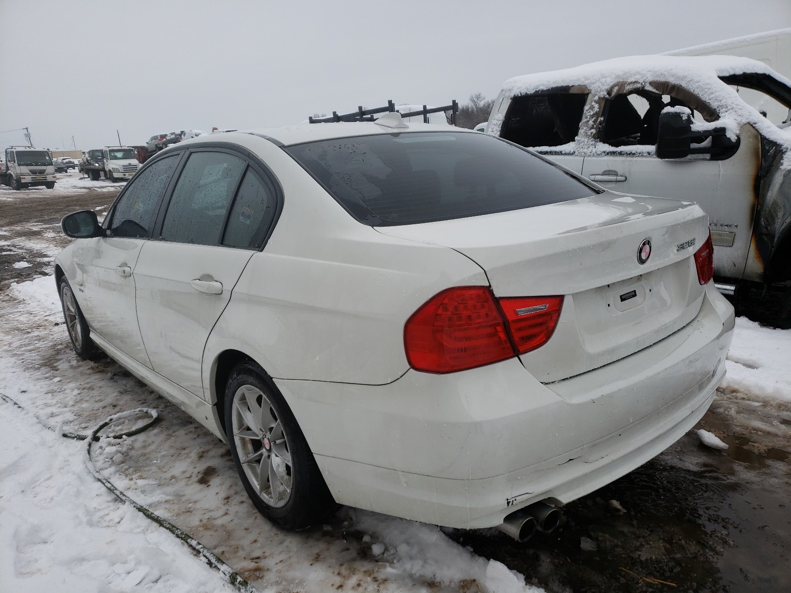 Photo 2 VIN: WBAPK5C58BF127606 - BMW 328 XI SUL 