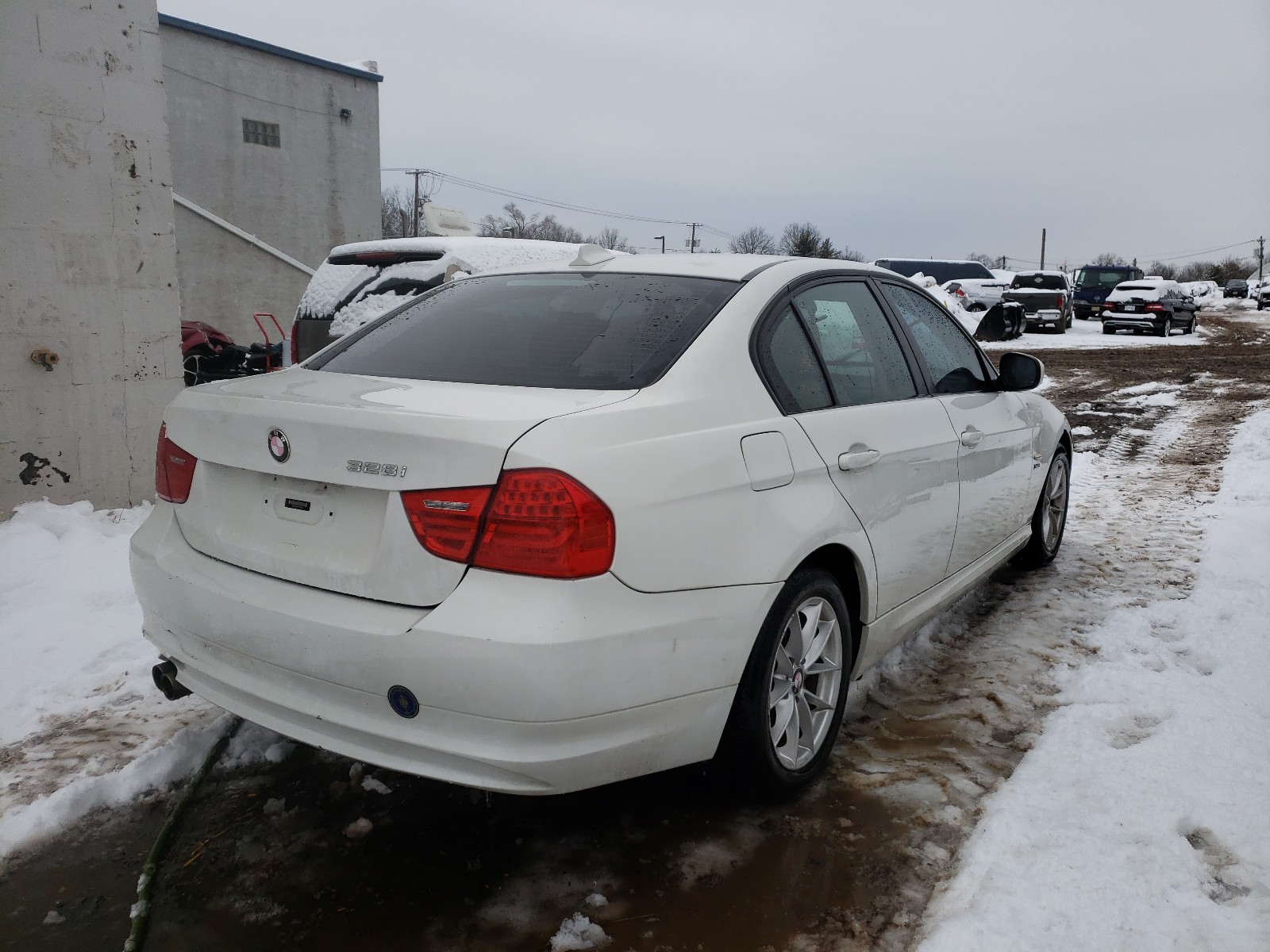 Photo 3 VIN: WBAPK5C58BF127606 - BMW 328 XI SUL 