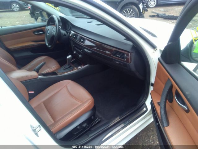 Photo 4 VIN: WBAPK5C59BA654549 - BMW 3 