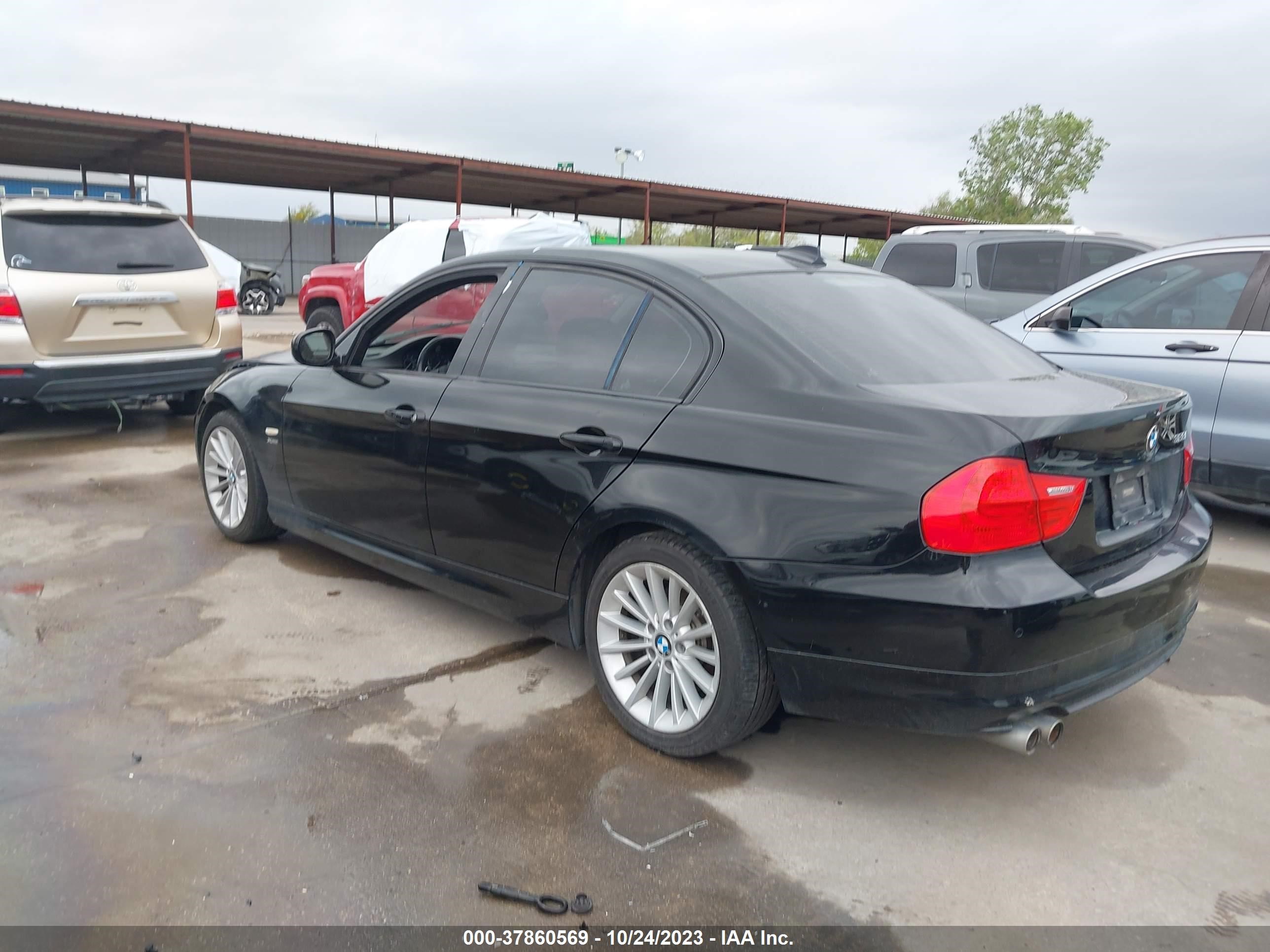 Photo 13 VIN: WBAPK5C59BF122205 - BMW 3ER 