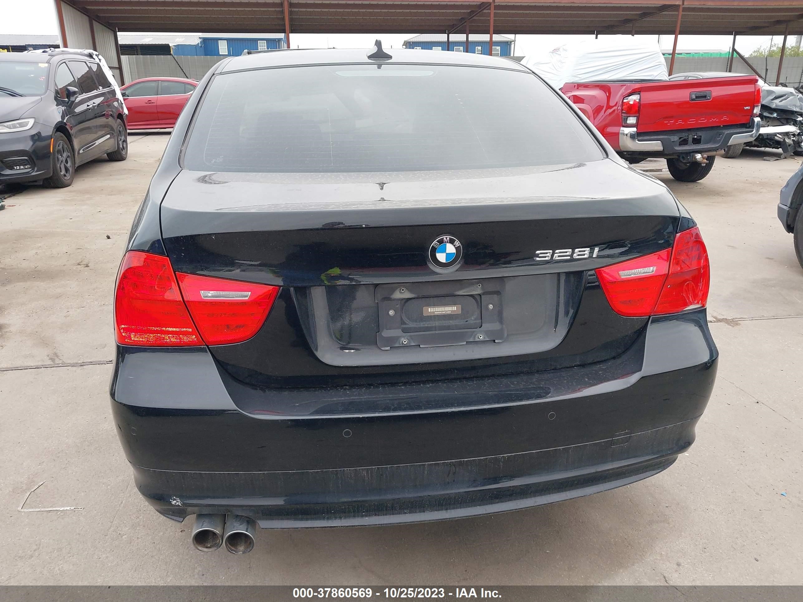 Photo 15 VIN: WBAPK5C59BF122205 - BMW 3ER 