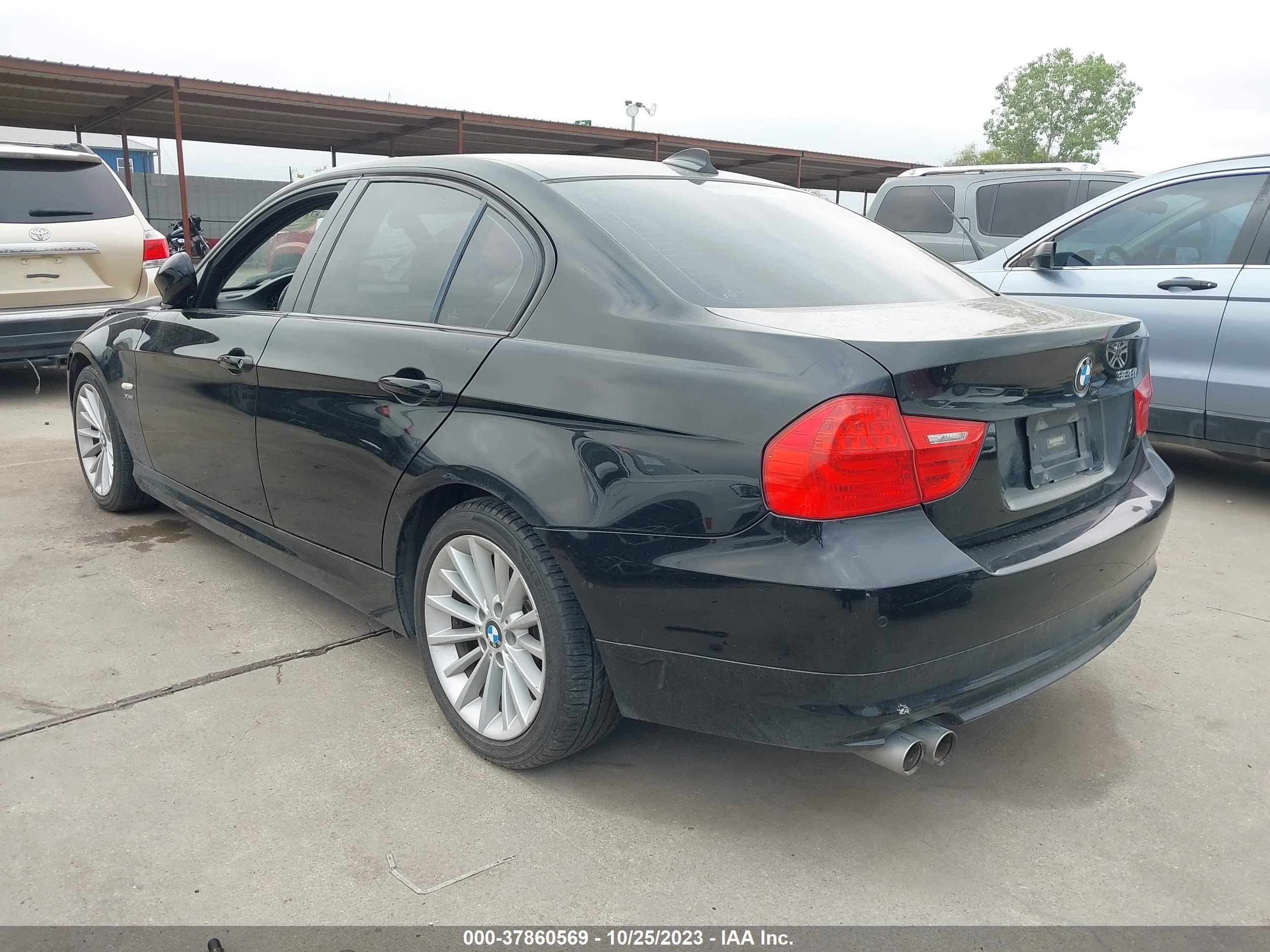 Photo 2 VIN: WBAPK5C59BF122205 - BMW 3ER 