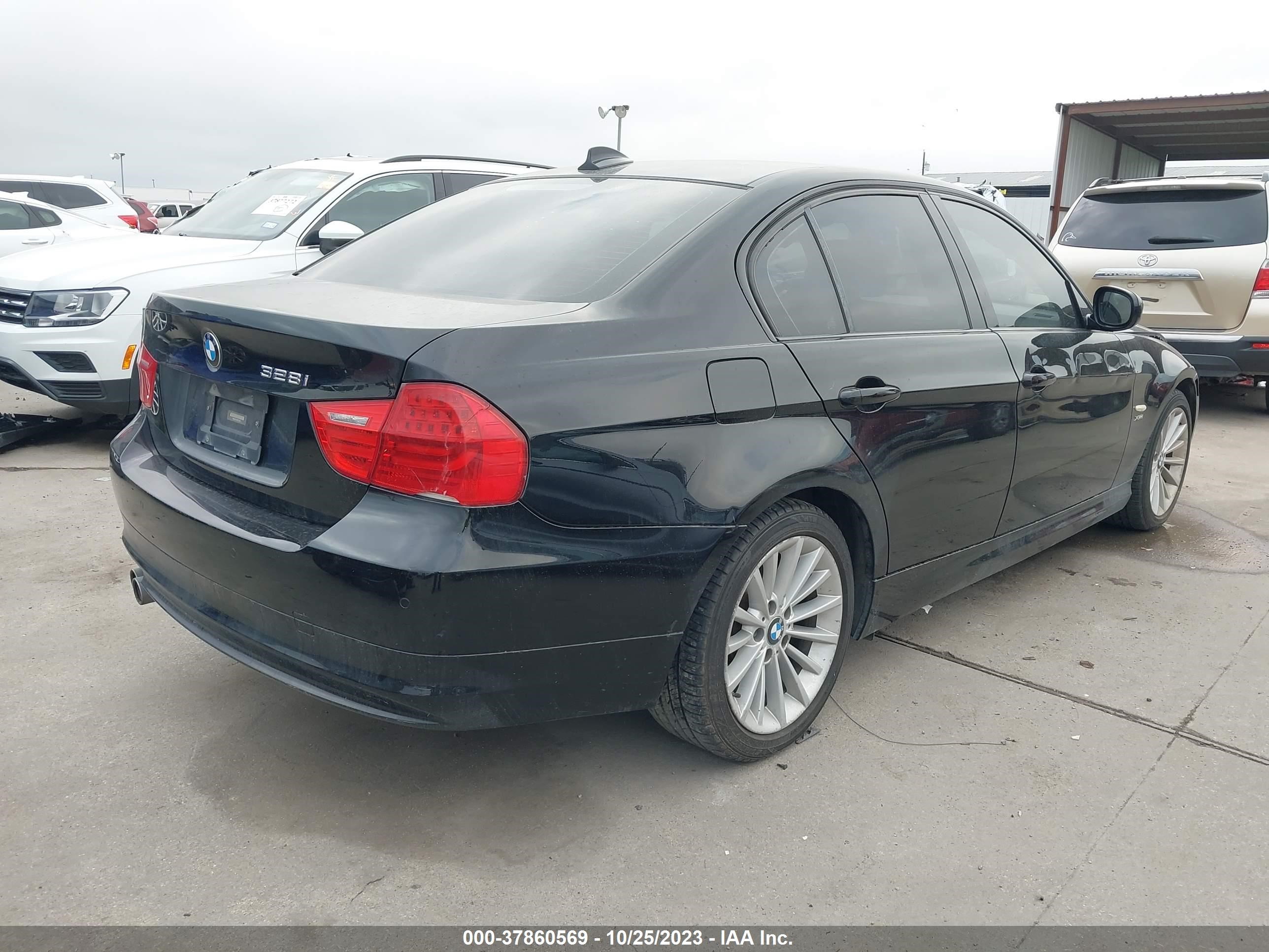 Photo 3 VIN: WBAPK5C59BF122205 - BMW 3ER 