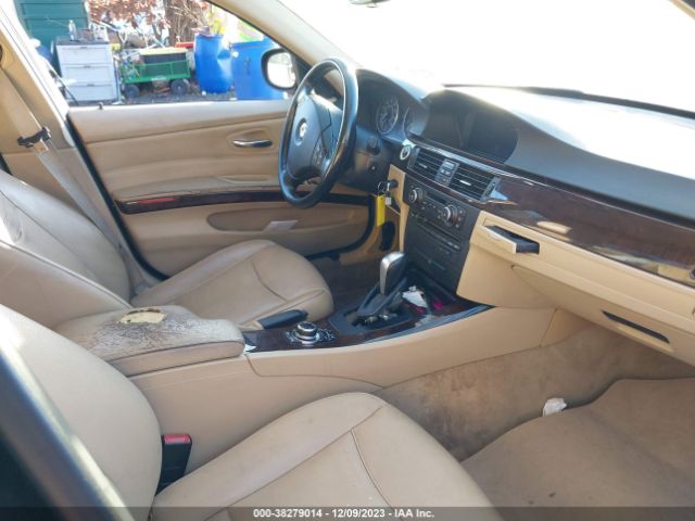 Photo 4 VIN: WBAPK5C59BF126335 - BMW 328I 