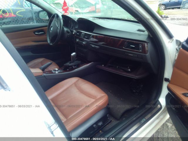 Photo 4 VIN: WBAPK5C5XAA651643 - BMW 3 