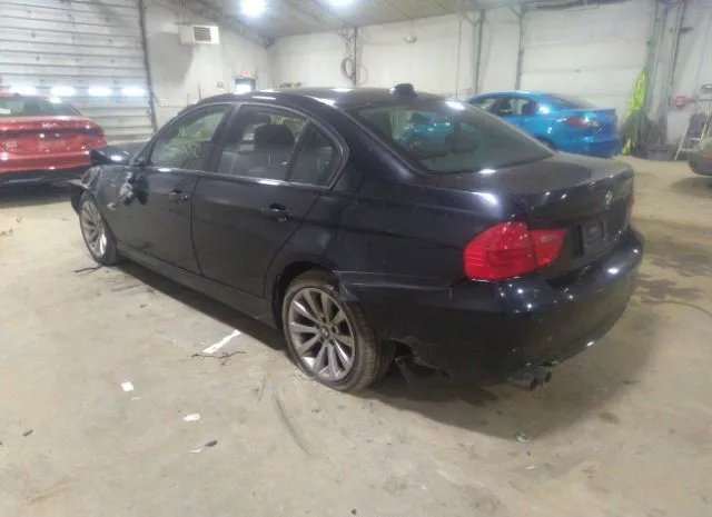 Photo 2 VIN: WBAPK5C5XBF124531 - BMW 3 SERIES 