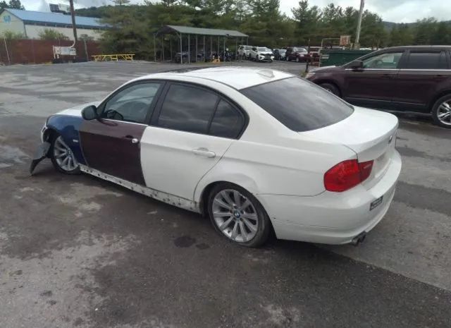 Photo 2 VIN: WBAPK5G50BNN25201 - BMW 3 SERIES 