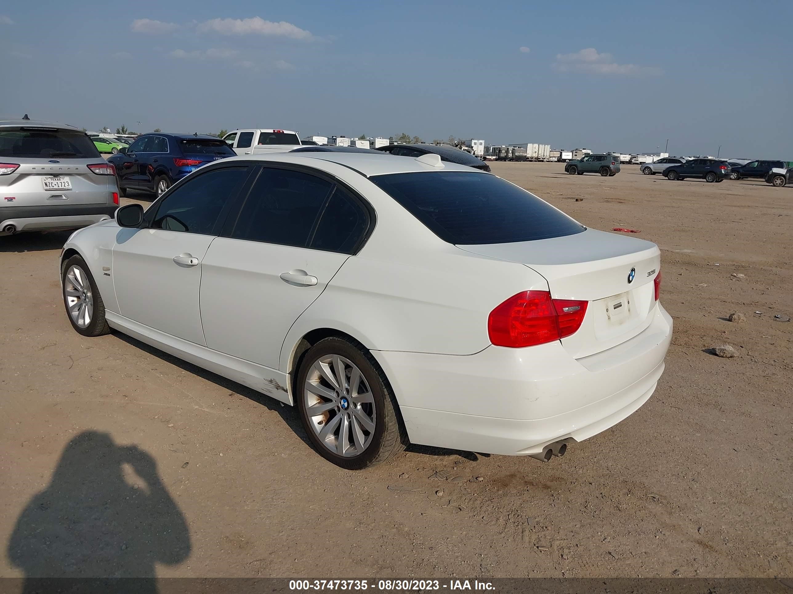 Photo 2 VIN: WBAPK5G50BNN27630 - BMW 3ER 