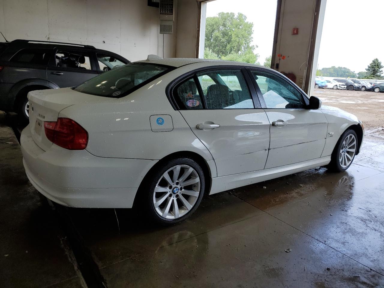 Photo 2 VIN: WBAPK5G51BNN24395 - BMW 3ER 