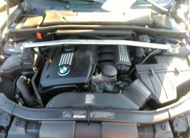 Photo 9 VIN: WBAPK5G52BNN27600 - BMW 3 SERIES 