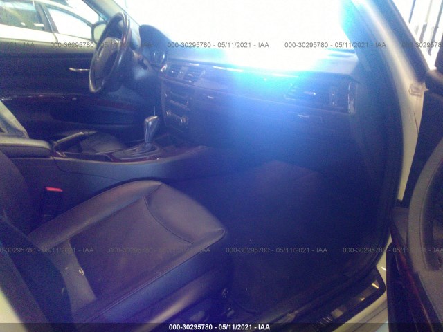 Photo 4 VIN: WBAPK5G52BNN80636 - BMW 3 