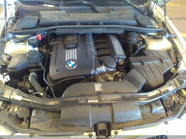 Photo 9 VIN: WBAPK5G52BNN80636 - BMW 3 