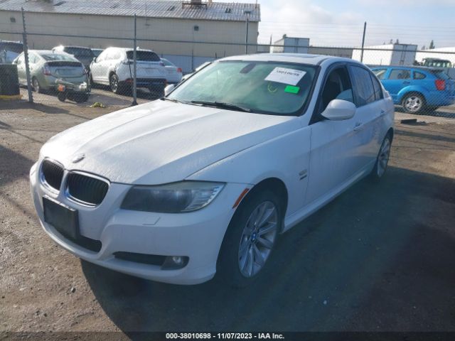 Photo 1 VIN: WBAPK5G53BNN27993 - BMW 3 SERIES 