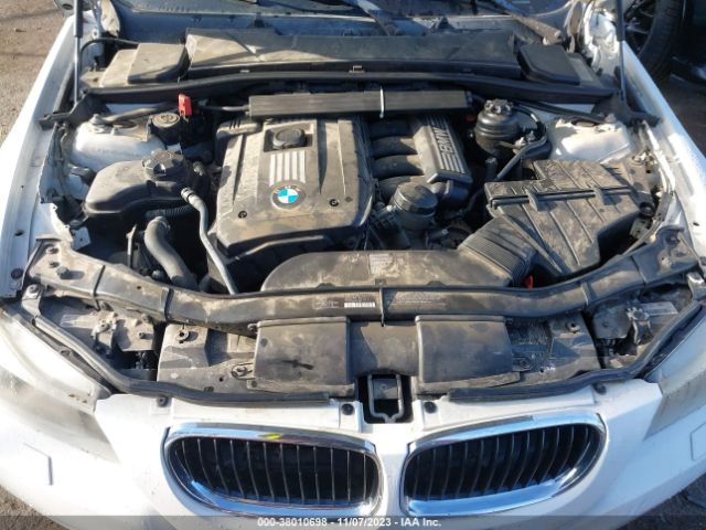 Photo 9 VIN: WBAPK5G53BNN27993 - BMW 3 SERIES 