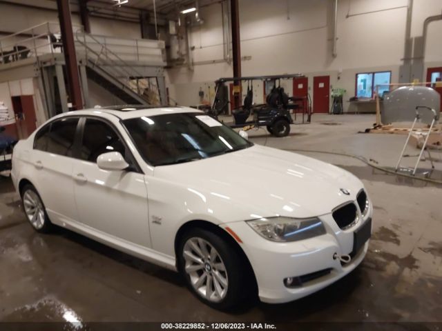 Photo 0 VIN: WBAPK5G54BNN24861 - BMW 3 SERIES 