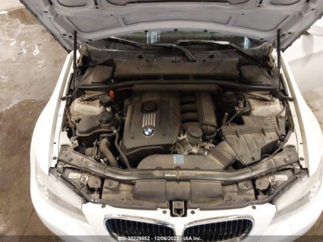 Photo 9 VIN: WBAPK5G54BNN24861 - BMW 3 SERIES 