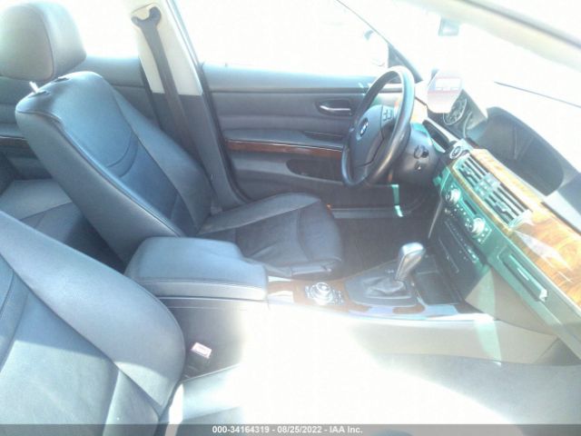 Photo 4 VIN: WBAPK5G54BNN28750 - BMW 3 SERIES 