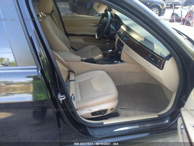 Photo 4 VIN: WBAPK5G57BNN26040 - BMW 3 