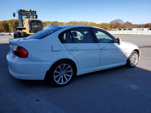 Photo 2 VIN: WBAPK5G57BNN26409 - BMW 3 SERIES 