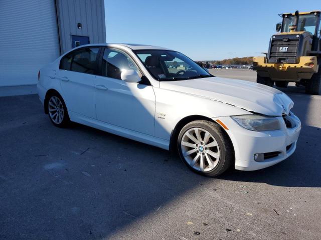 Photo 3 VIN: WBAPK5G57BNN26409 - BMW 3 SERIES 