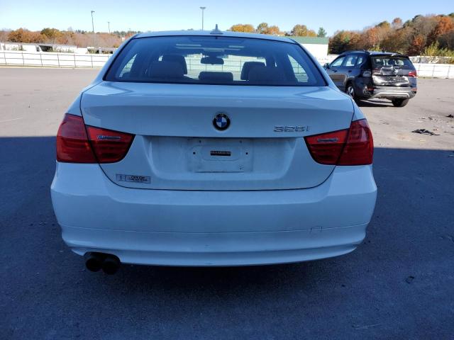 Photo 5 VIN: WBAPK5G57BNN26409 - BMW 3 SERIES 