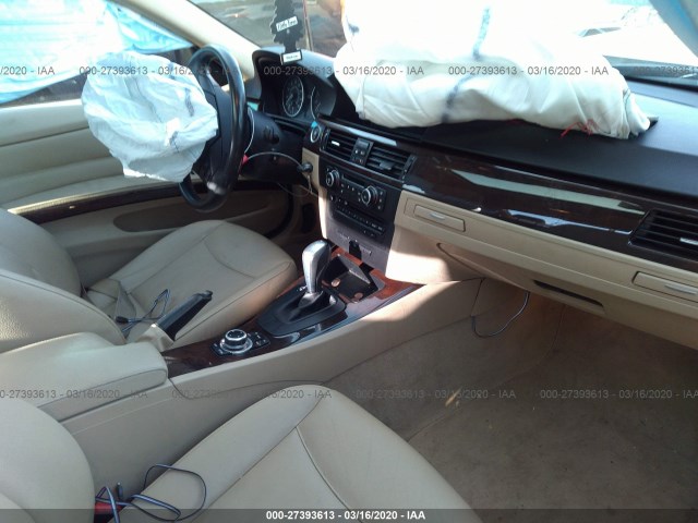 Photo 4 VIN: WBAPK5G57BNN27415 - BMW 3 