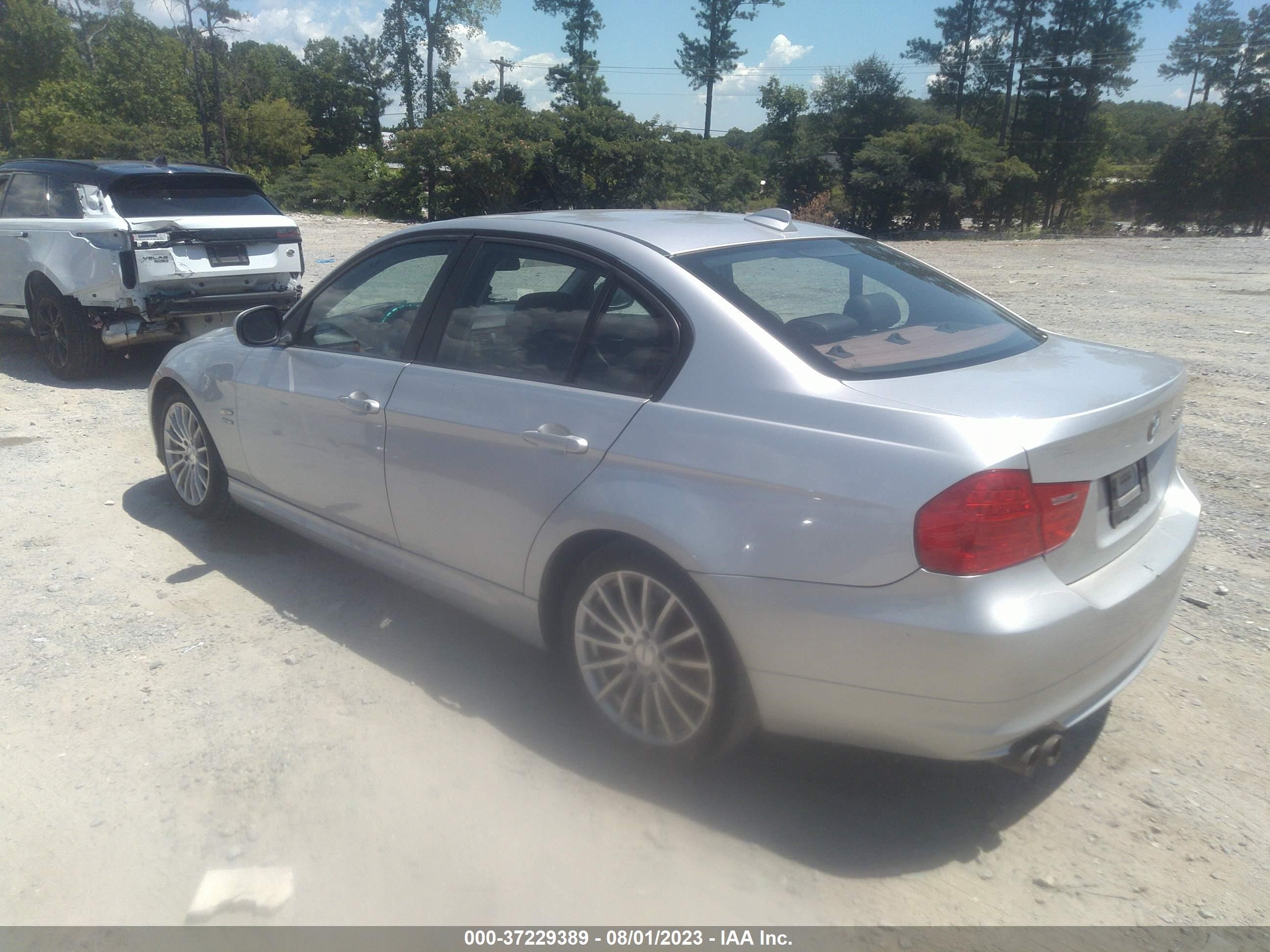 Photo 2 VIN: WBAPK5G57BNN30167 - BMW 3ER 