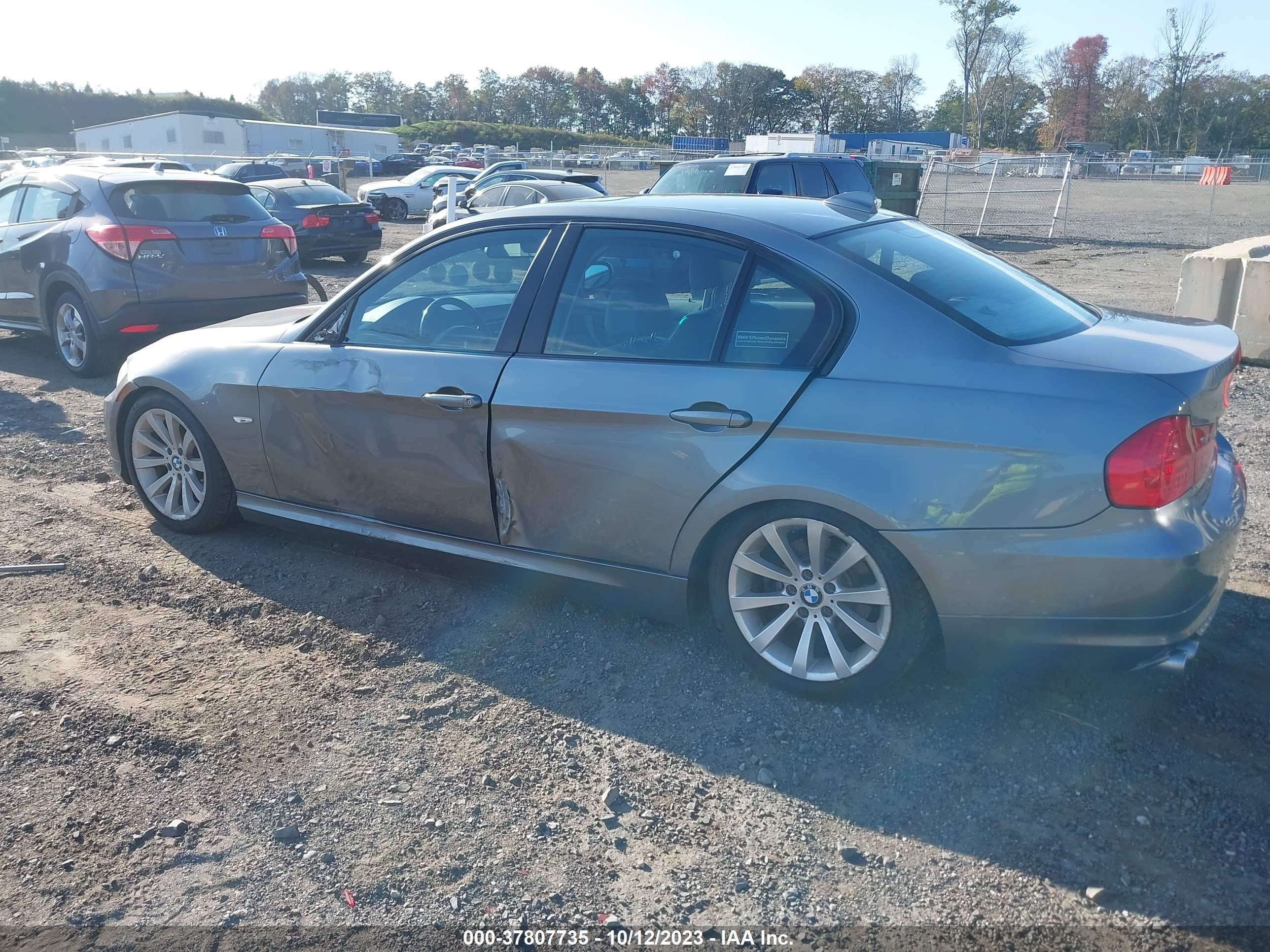 Photo 2 VIN: WBAPK5G58BNN82309 - BMW 3ER 