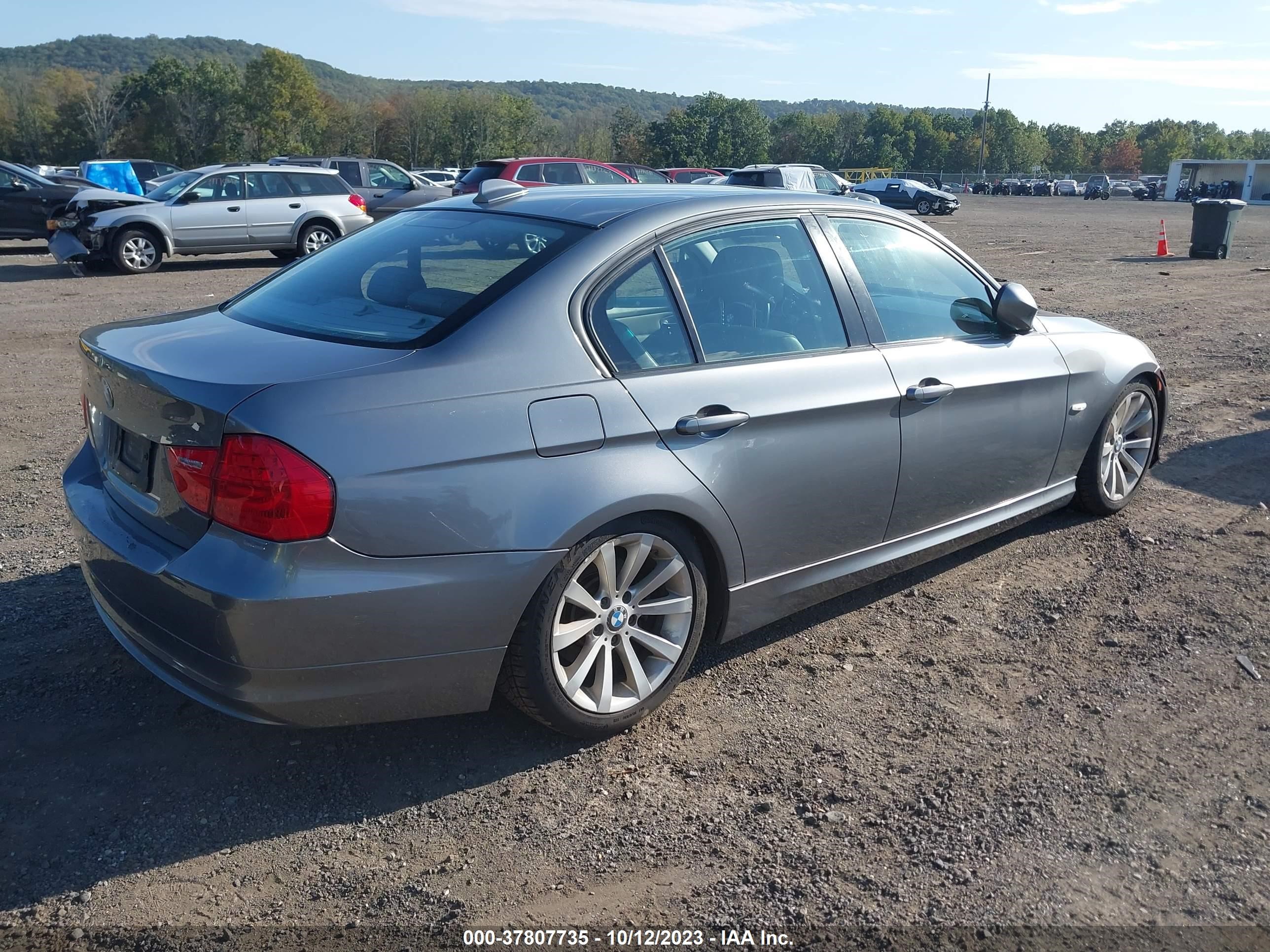 Photo 3 VIN: WBAPK5G58BNN82309 - BMW 3ER 