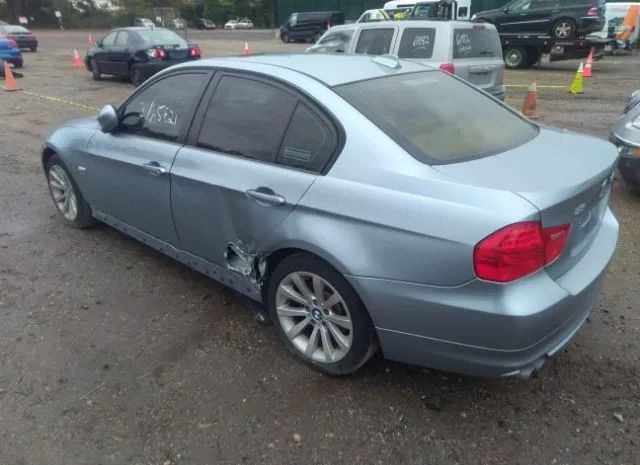 Photo 2 VIN: WBAPK5G59BNN30235 - BMW 3 SERIES 