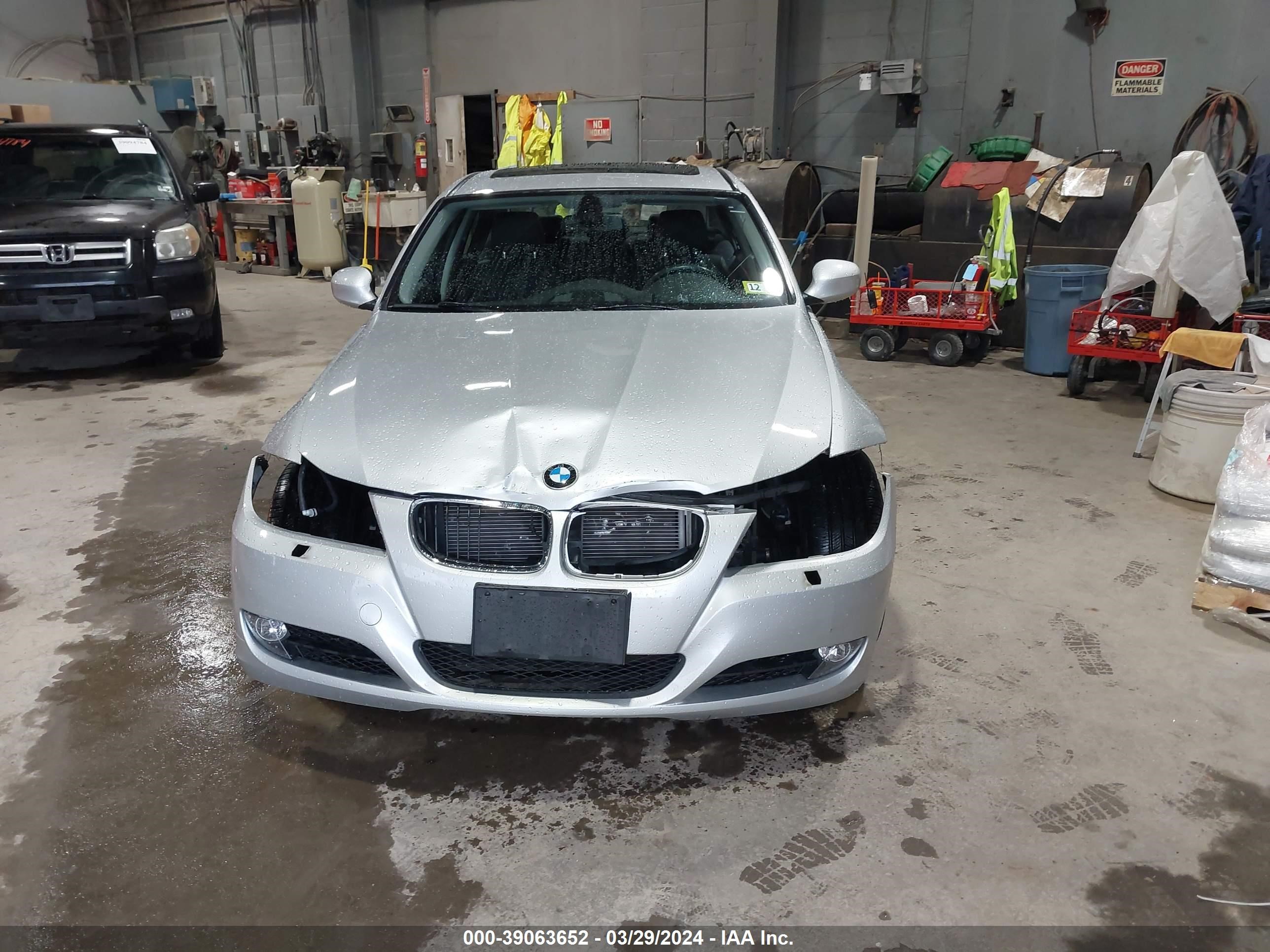 Photo 5 VIN: WBAPK5G59BNN81816 - BMW 3ER 