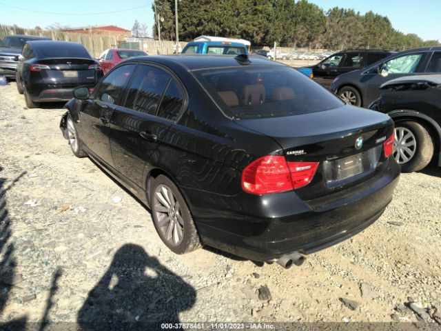 Photo 2 VIN: WBAPK5G5XBNN24332 - BMW 3 SERIES 