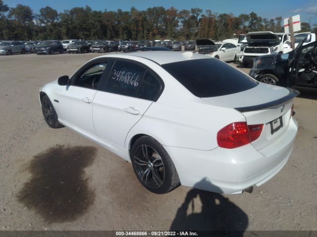 Photo 2 VIN: WBAPK5G5XBNN29353 - BMW 3 SERIES 