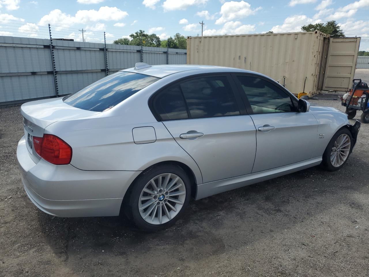 Photo 2 VIN: WBAPK7C50AA771348 - BMW 3ER 