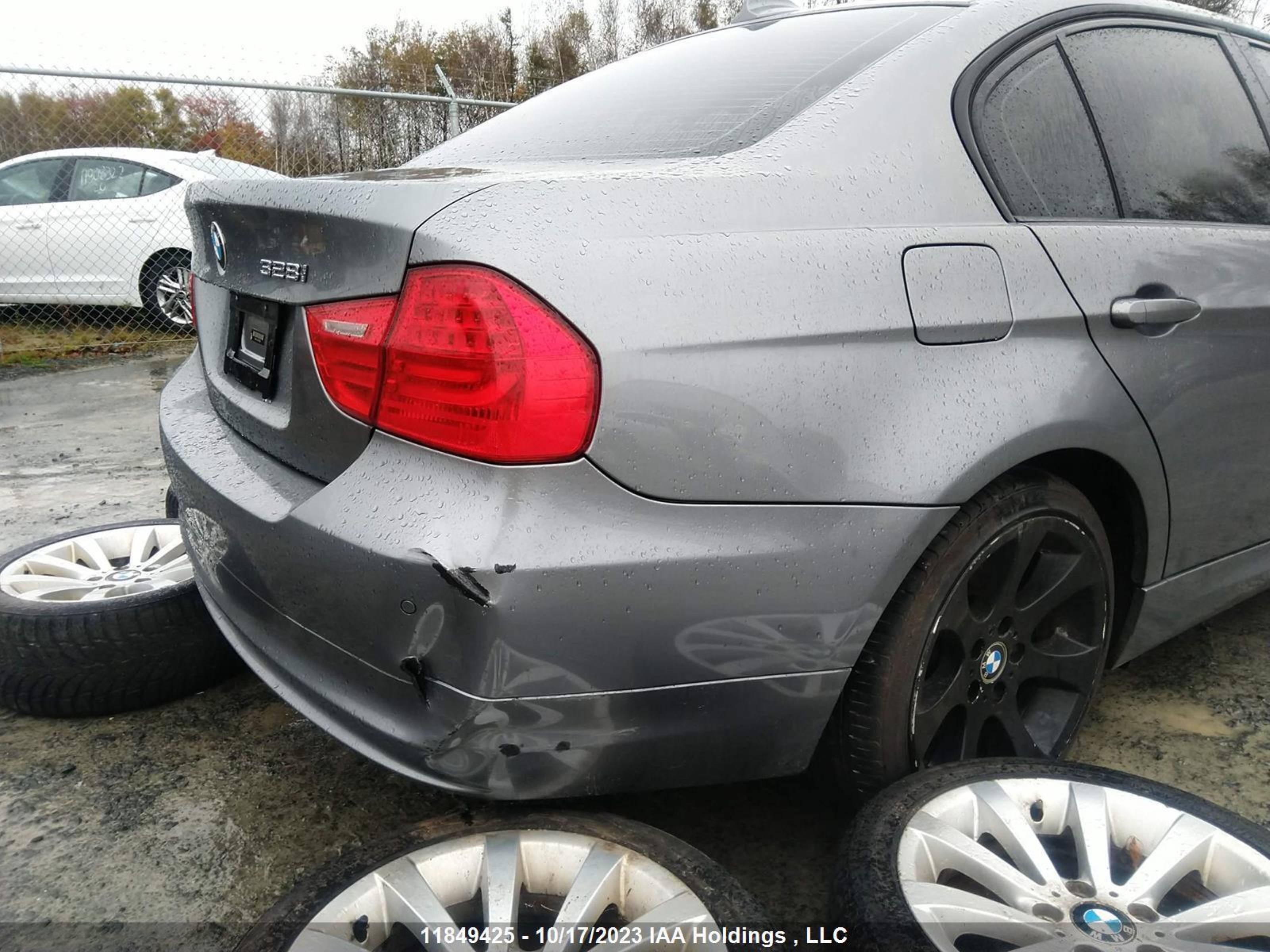 Photo 11 VIN: WBAPK7C50BA773389 - BMW 3ER 