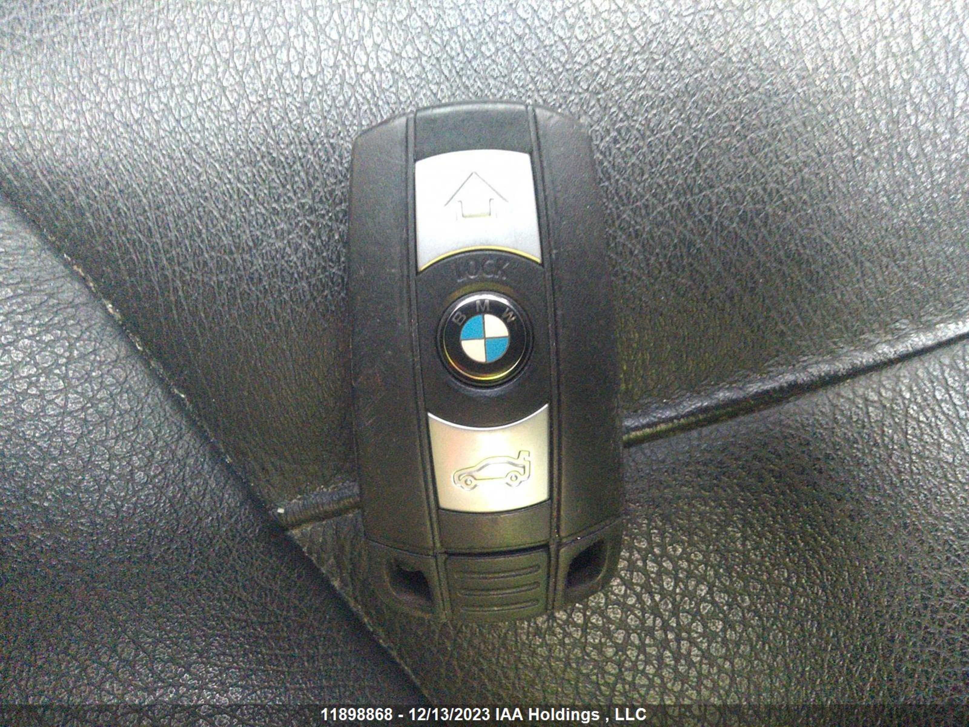 Photo 10 VIN: WBAPK7C50BA975245 - BMW 3ER 