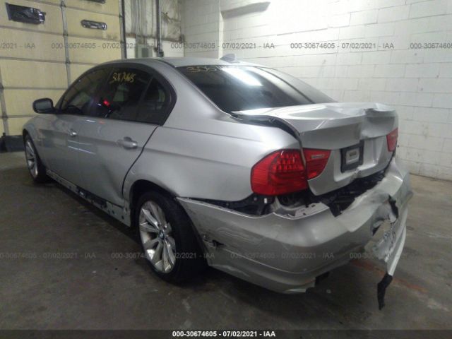 Photo 2 VIN: WBAPK7C50BF085783 - BMW 3 