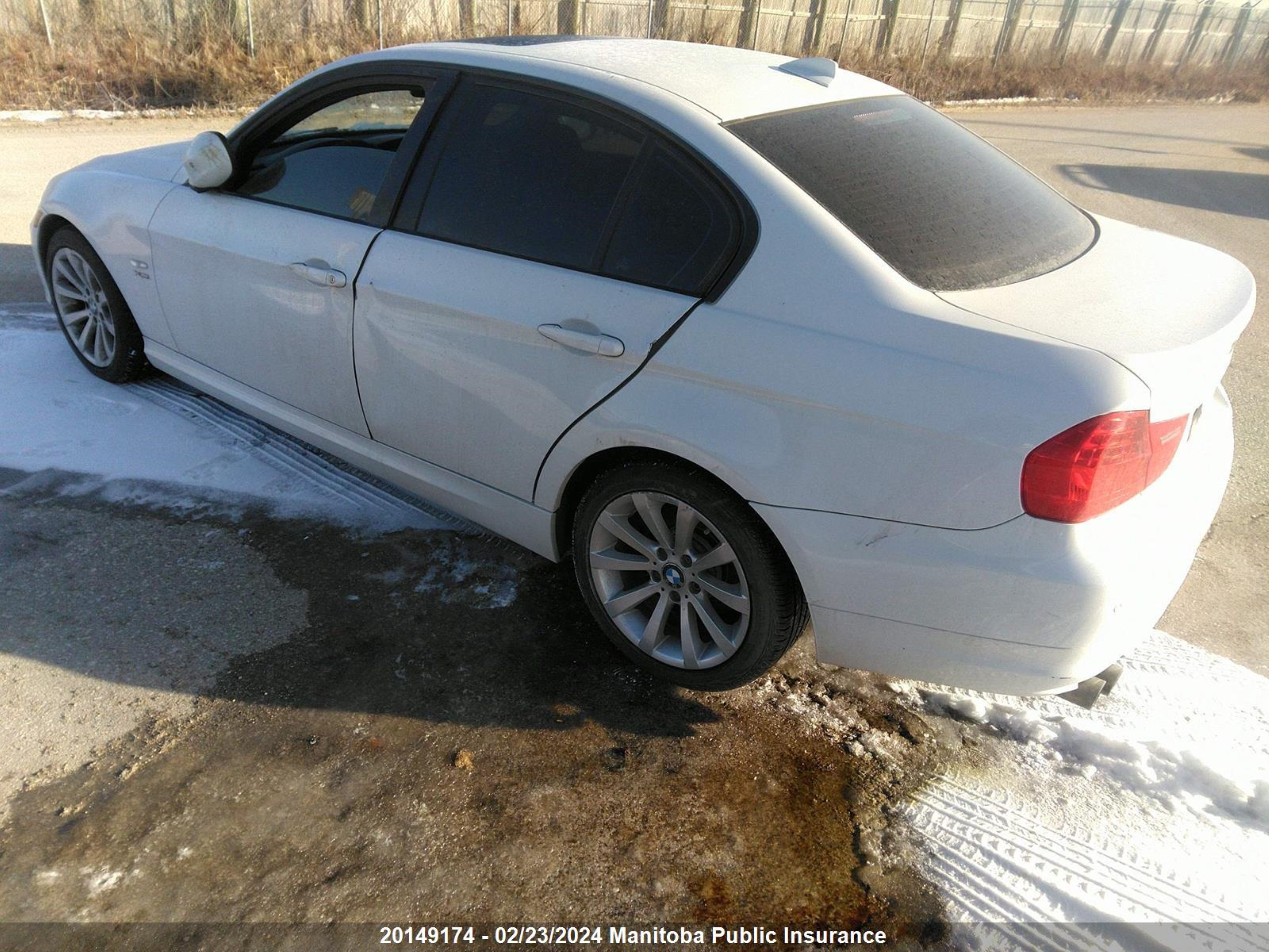 Photo 2 VIN: WBAPK7C50BF085900 - BMW 3ER 