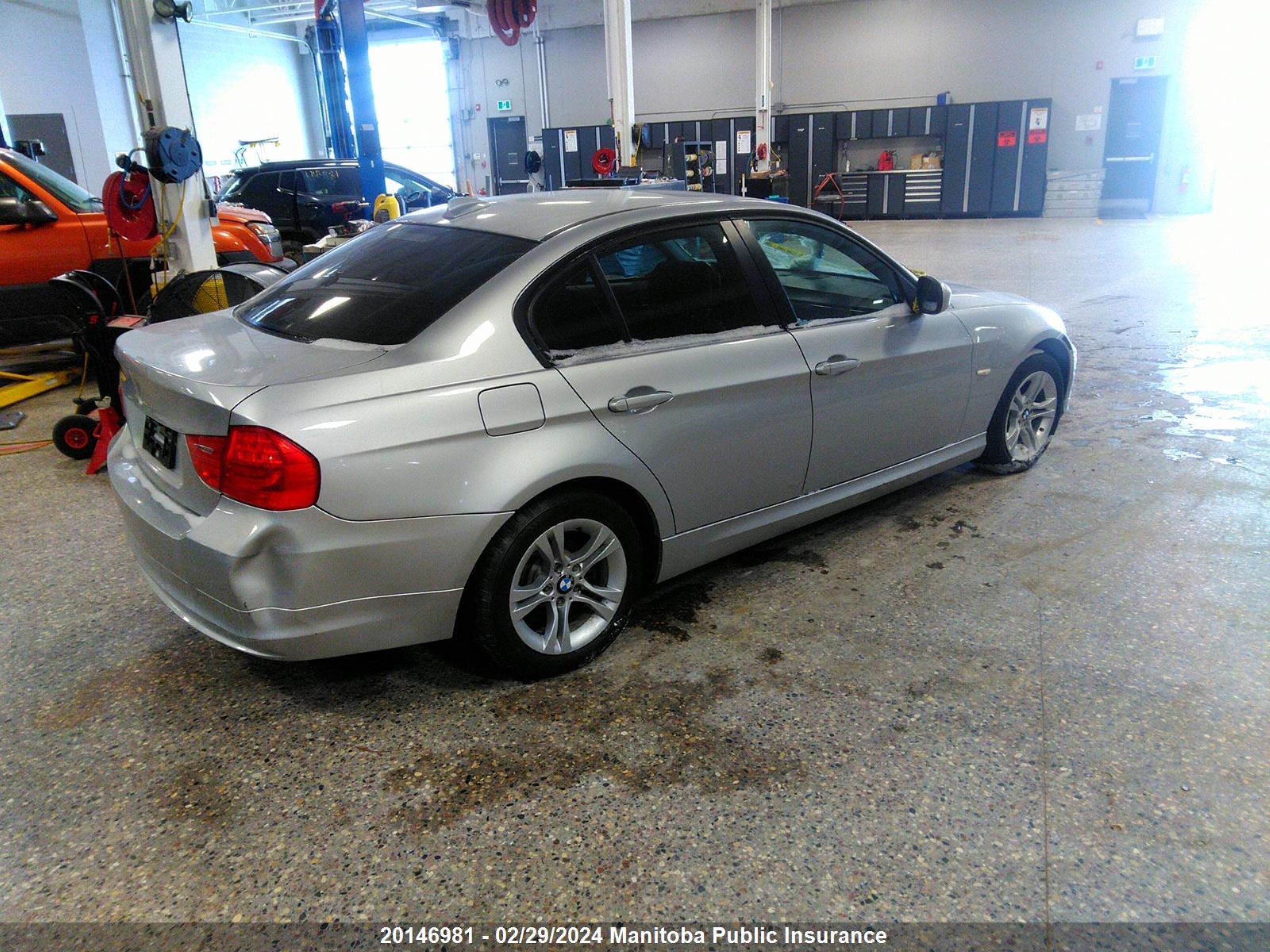 Photo 3 VIN: WBAPK7C51BF083279 - BMW 3ER 