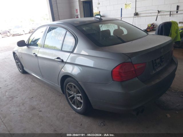 Photo 2 VIN: WBAPK7C52AA458639 - BMW 328I 