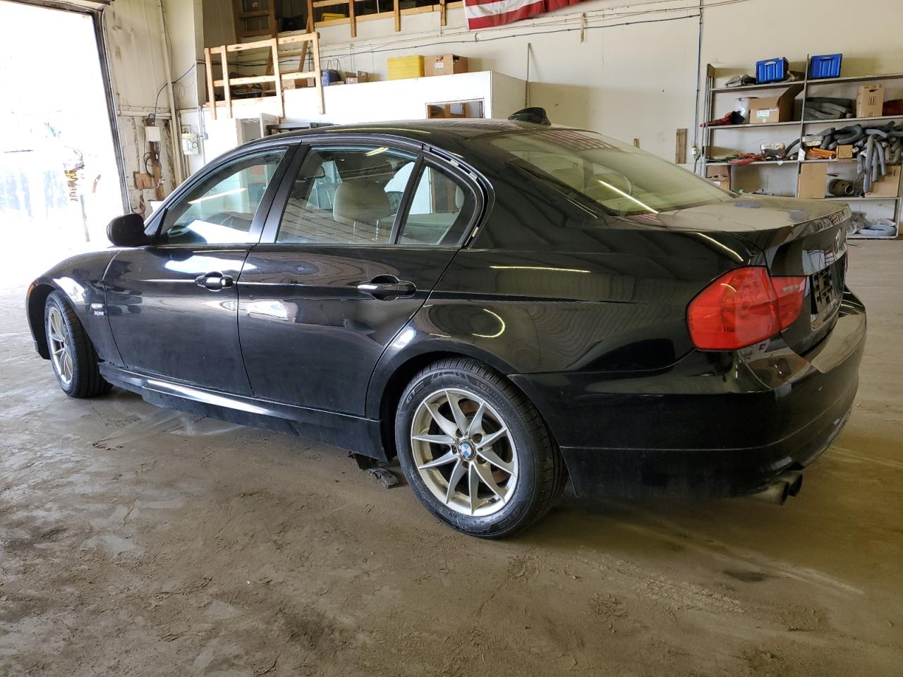 Photo 1 VIN: WBAPK7C52AA460794 - BMW 3ER 