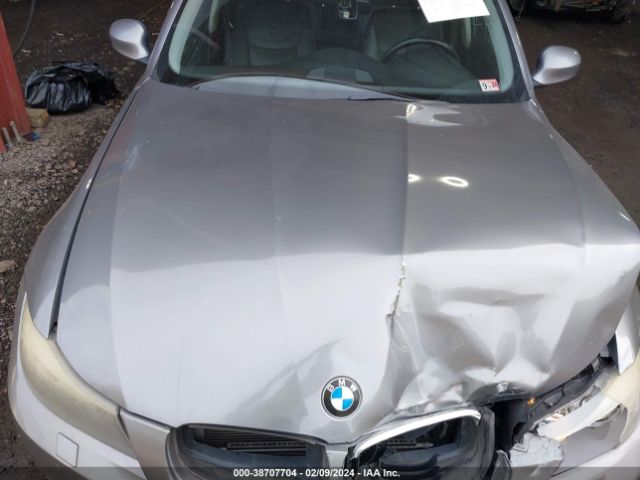 Photo 9 VIN: WBAPK7C52AA461721 - BMW 328I 