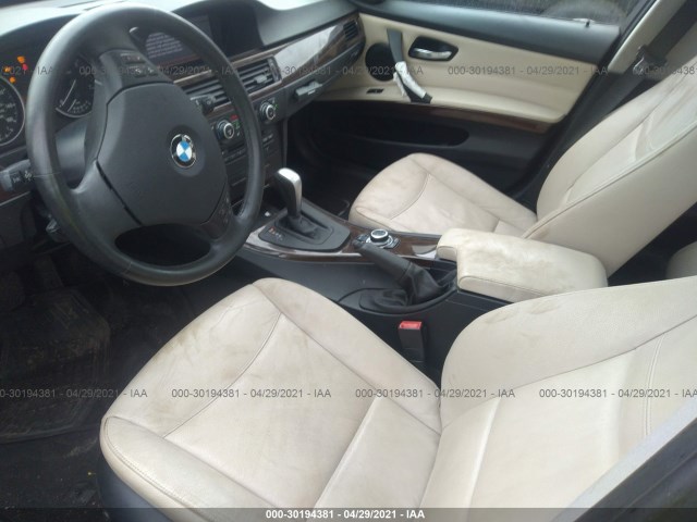 Photo 4 VIN: WBAPK7C52BA816470 - BMW 3 