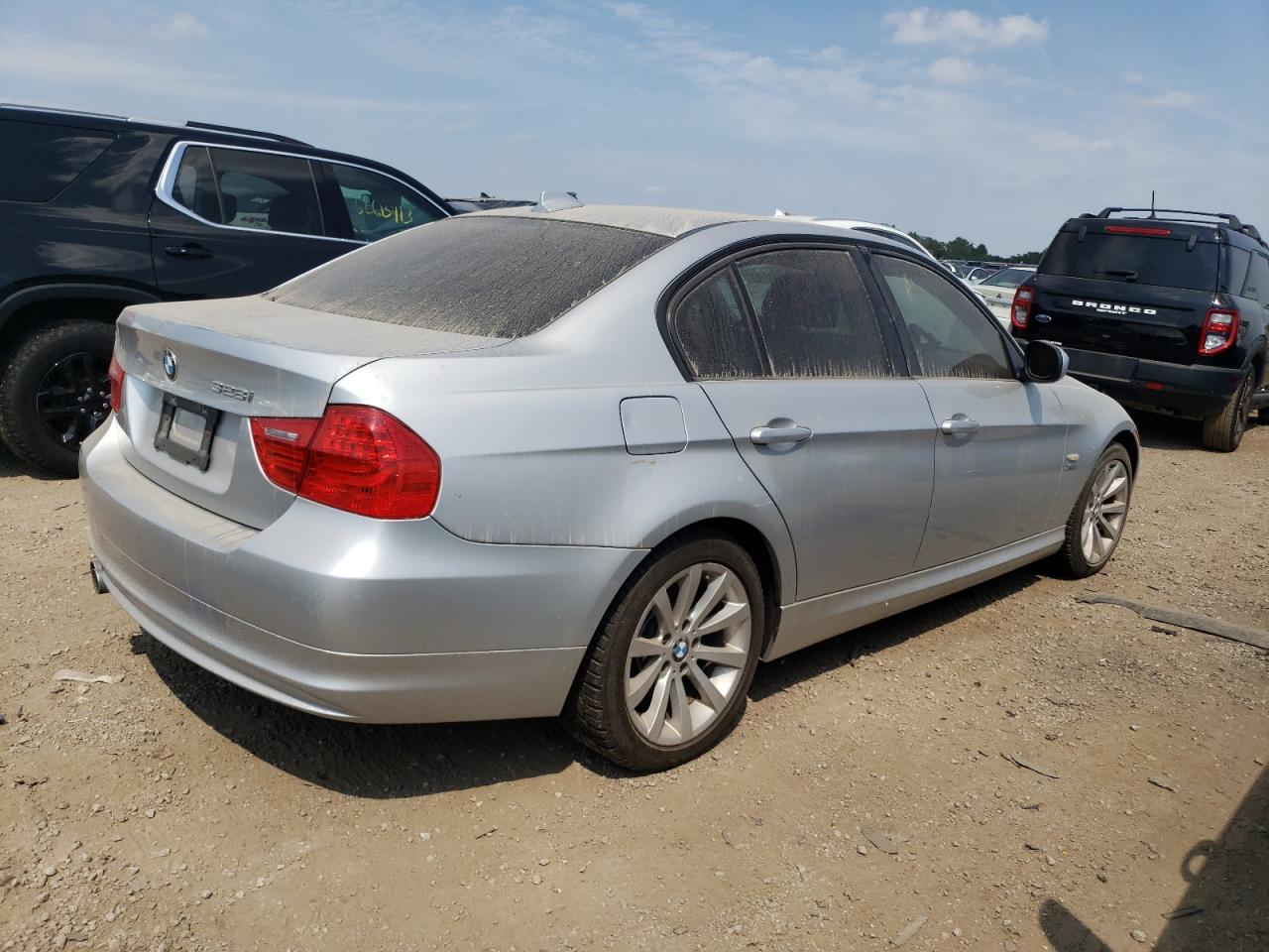 Photo 2 VIN: WBAPK7C52BA973397 - BMW 3ER 